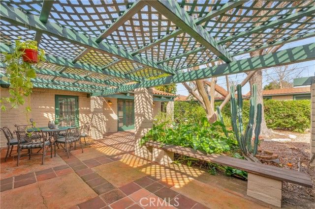 1321 W Valleyheart Drive, Burbank, CA 91506