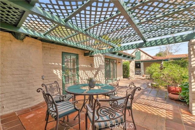 1321 W Valleyheart Drive, Burbank, CA 91506