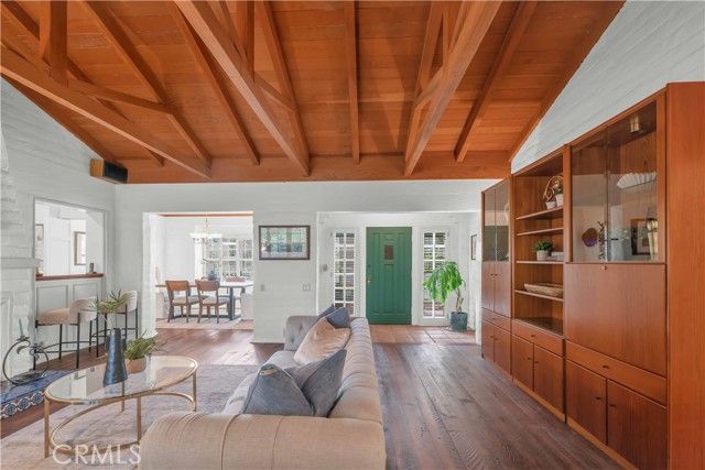 1321 W Valleyheart Drive, Burbank, CA 91506