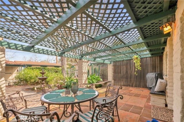 1321 W Valleyheart Drive, Burbank, CA 91506