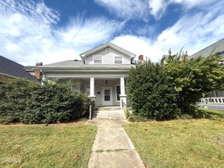 607 East Watauga Avenue, Johnson City, TN 37601