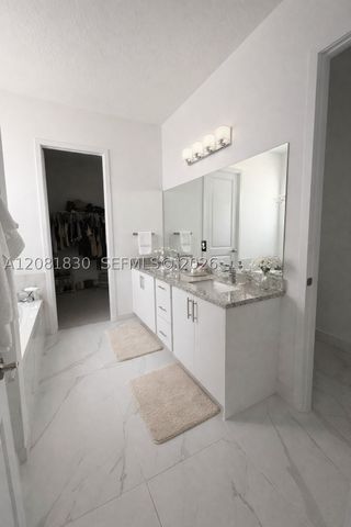 22255 SW 132 Ave, Miami, FL 33170