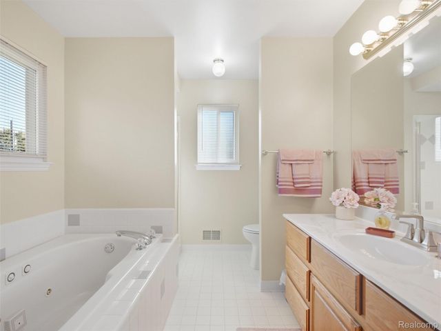 21870 Kentucky Court, Clinton Charter Township, MI 48035