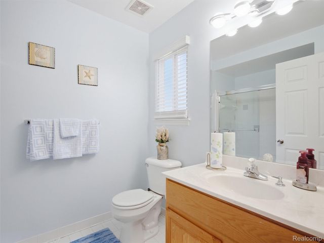 21870 Kentucky Court, Clinton Charter Township, MI 48035