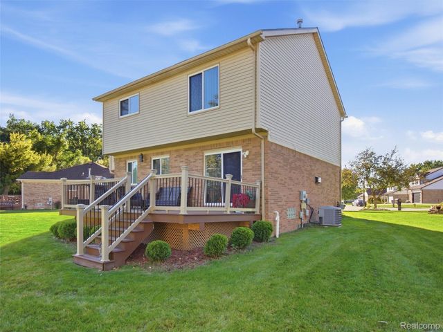 21870 Kentucky Court, Clinton Charter Township, MI 48035