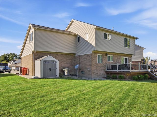 21870 Kentucky Court, Clinton Charter Township, MI 48035