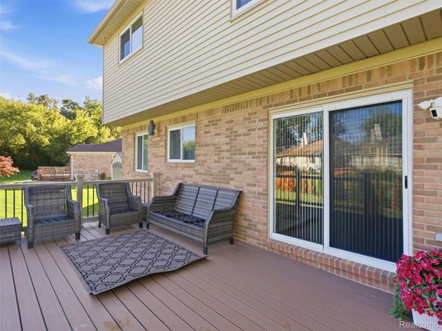 21870 Kentucky Court, Clinton Charter Township, MI 48035
