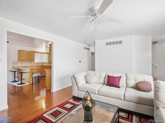 21870 Kentucky Court, Clinton Charter Township, MI 48035