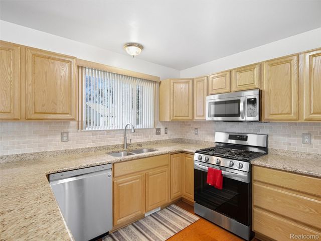 21870 Kentucky Court, Clinton Charter Township, MI 48035