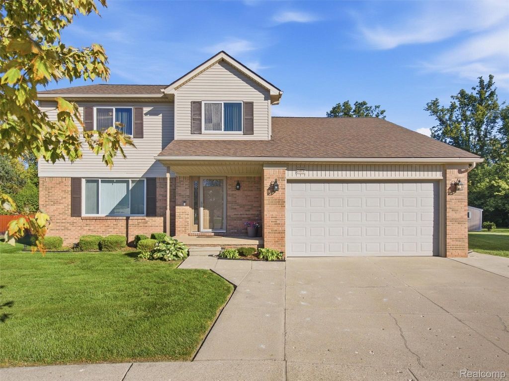 21870 Kentucky Court, Clinton Charter Township, MI 48035