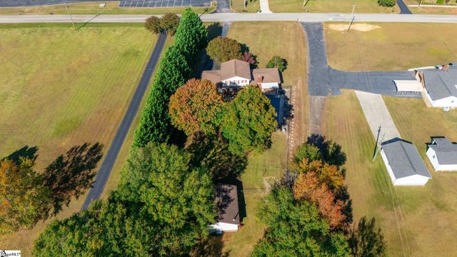 887 Ansel School Road, Greer, SC 29651