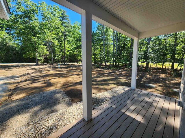 18 Lee Road, Barrington, NH 03825