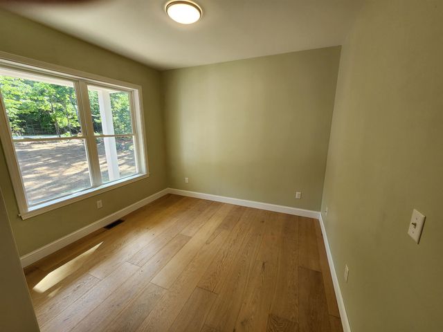 18 Lee Road, Barrington, NH 03825
