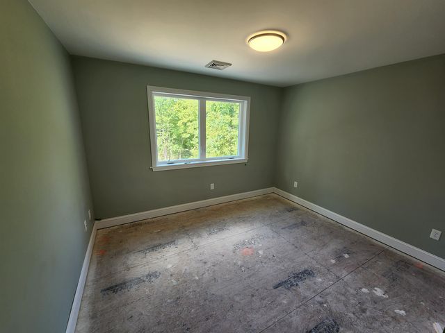 18 Lee Road, Barrington, NH 03825