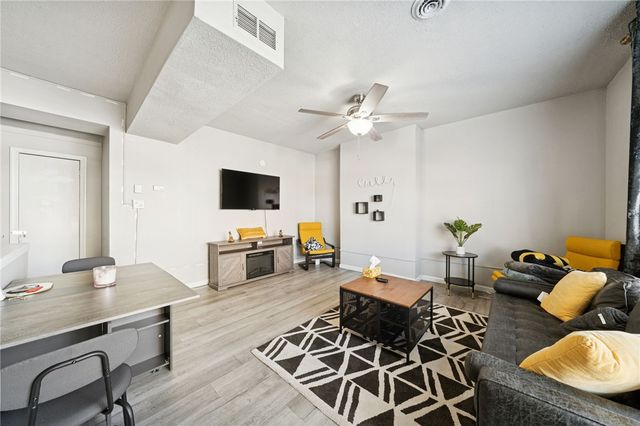 1734 E Carson St, South Side, PA 15203