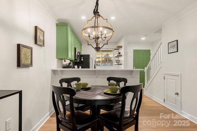 1318 Green Oaks Lane, Charlotte, NC 28205