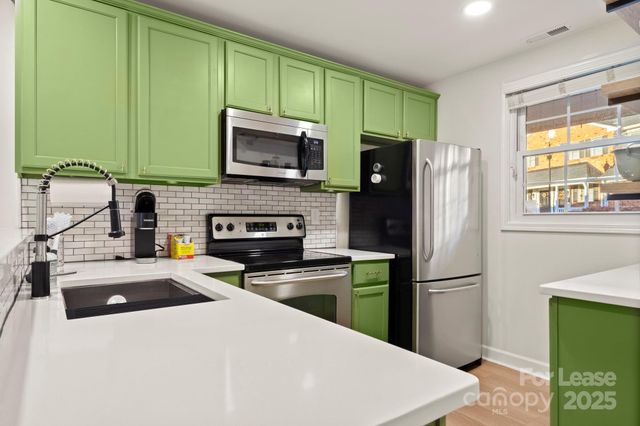 1318 Green Oaks Lane, Charlotte, NC 28205