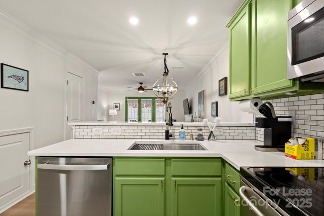 1318 Green Oaks Lane, Charlotte, NC 28205