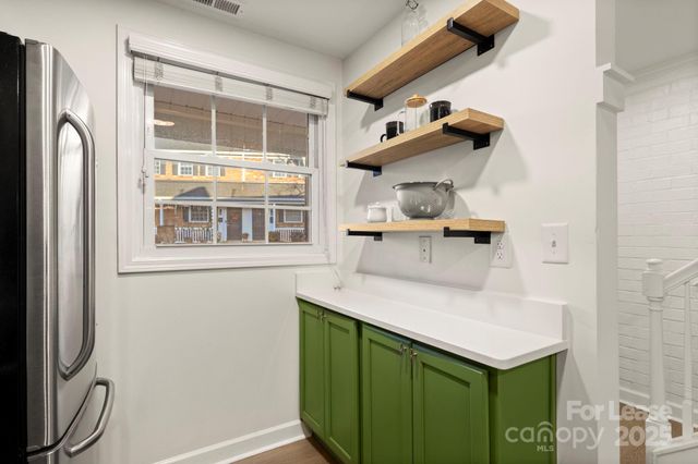 1318 Green Oaks Lane, Charlotte, NC 28205