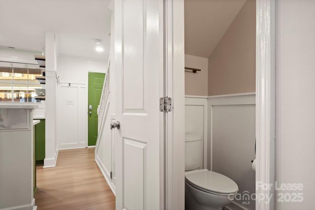 1318 Green Oaks Lane, Charlotte, NC 28205