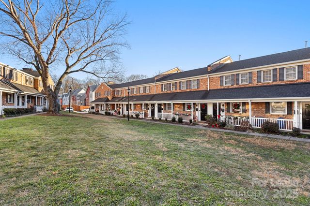 1318 Green Oaks Lane, Charlotte, NC 28205