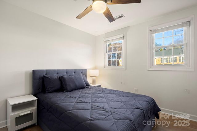 1318 Green Oaks Lane, Charlotte, NC 28205