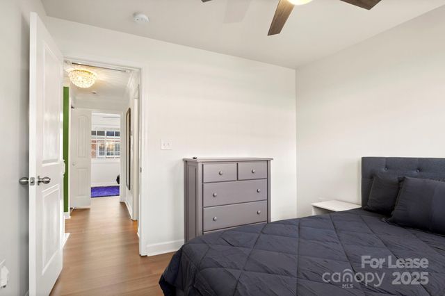 1318 Green Oaks Lane, Charlotte, NC 28205