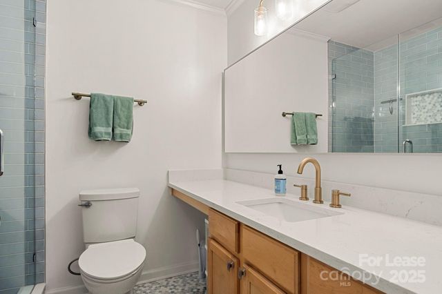 1318 Green Oaks Lane, Charlotte, NC 28205