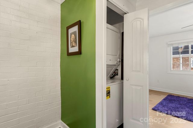 1318 Green Oaks Lane, Charlotte, NC 28205