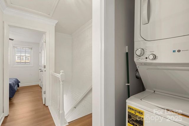 1318 Green Oaks Lane, Charlotte, NC 28205