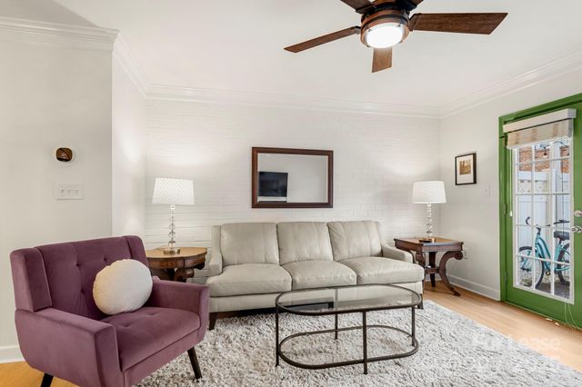 1318 Green Oaks Lane, Charlotte, NC 28205