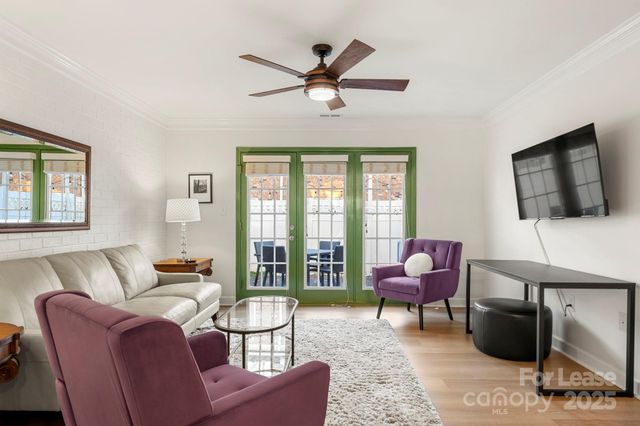 1318 Green Oaks Lane, Charlotte, NC 28205