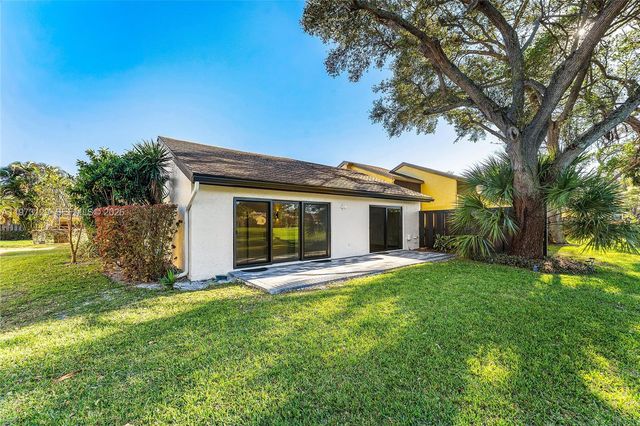 2007 Deer Creek Woodlands Way, Deerfield Beach, FL 33442