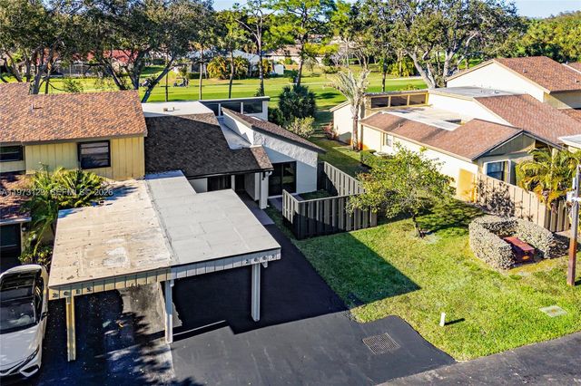 2007 Deer Creek Woodlands Way, Deerfield Beach, FL 33442