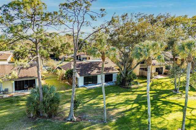 2007 Deer Creek Woodlands Way, Deerfield Beach, FL 33442