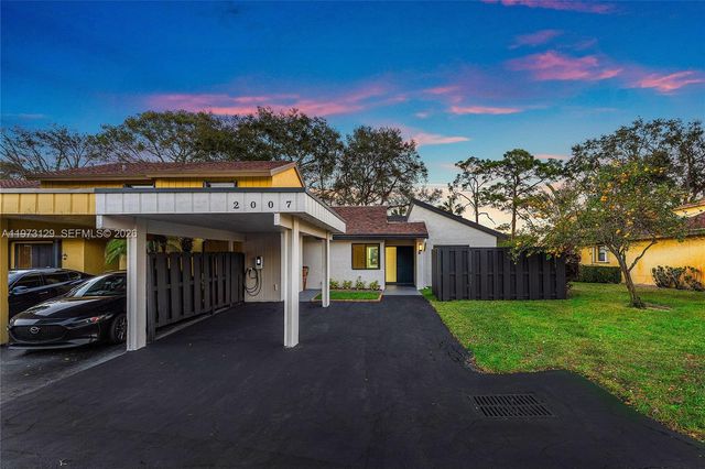 2007 Deer Creek Woodlands Way, Deerfield Beach, FL 33442