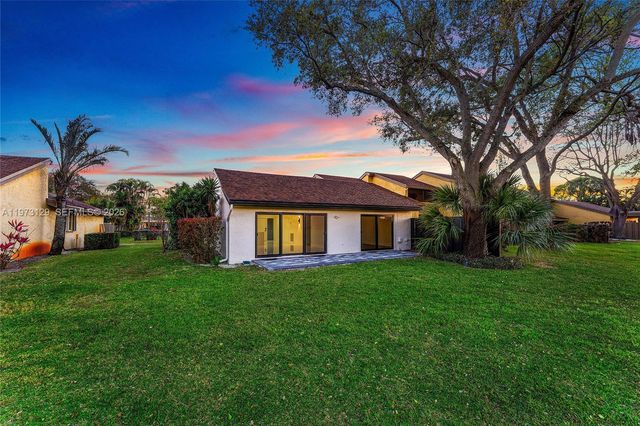 2007 Deer Creek Woodlands Way, Deerfield Beach, FL 33442