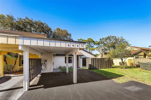 2007 Deer Creek Woodlands Way, Deerfield Beach, FL 33442