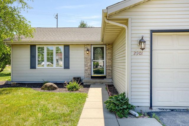 2901 Autumn LANE, East Troy, WI 53120