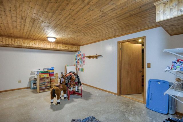 2901 Autumn LANE, East Troy, WI 53120