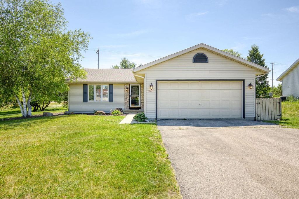 2901 Autumn LANE, East Troy, WI 53120