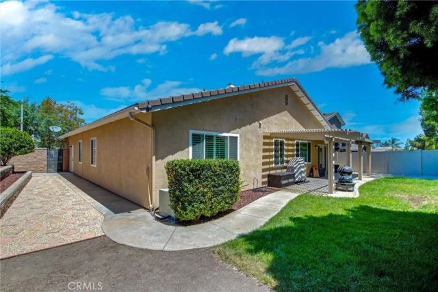 1464 Pinewood Drive, Corona, CA 92881