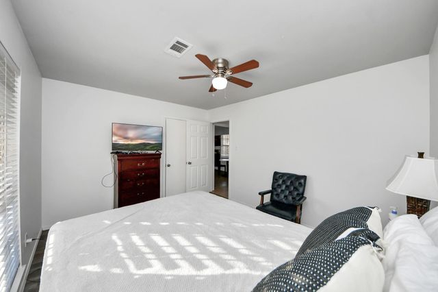 6319 Guadalupe Street, Houston, TX 77016