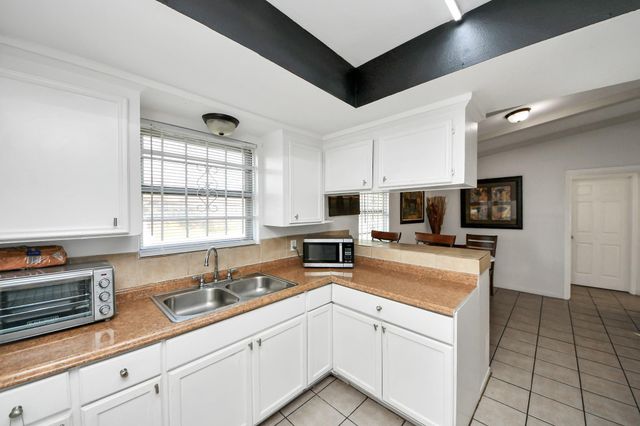 6319 Guadalupe Street, Houston, TX 77016