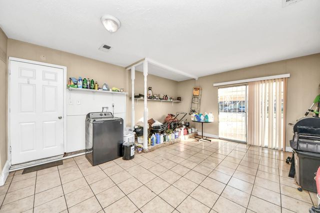 6319 Guadalupe Street, Houston, TX 77016