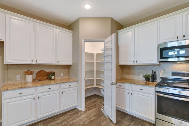 11711 Petal Falls Lane, Tomball, TX 77377
