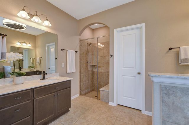 11711 Petal Falls Lane, Tomball, TX 77377