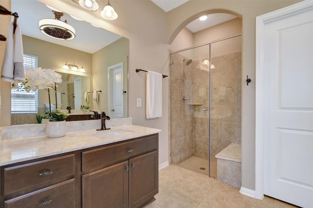 11711 Petal Falls Lane, Tomball, TX 77377