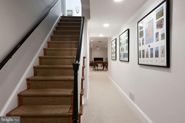 1306 BISHOP LN, Alexandria, VA 22302