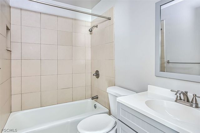 42 Temple CT, Lehigh Acres, FL 33936